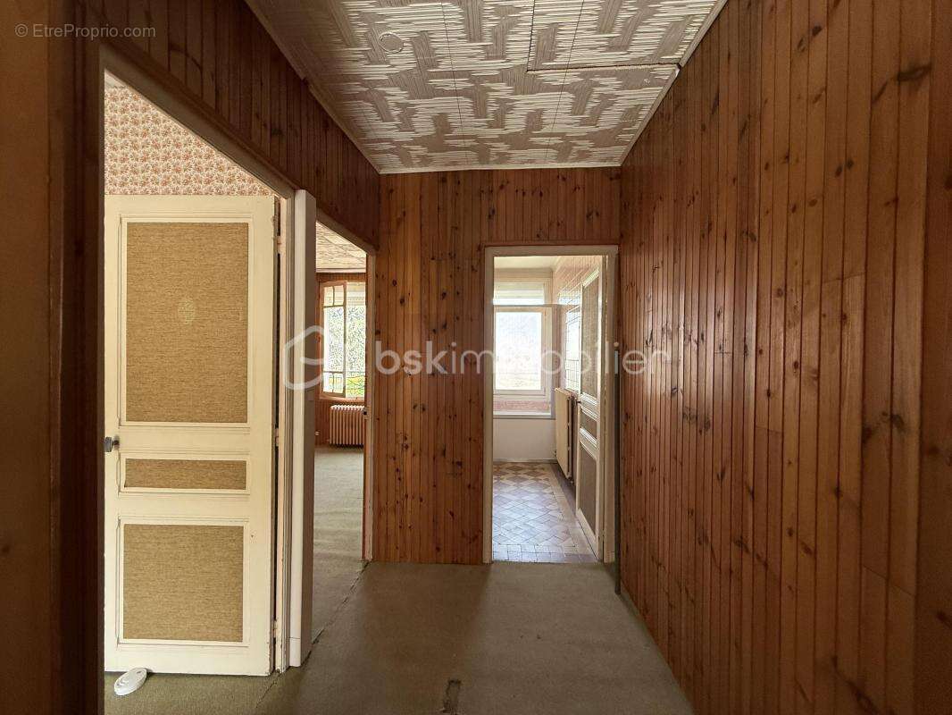Maison de ville, double garage et fort potentiel – Quartier Miroir - Proche gare sud - photo 9