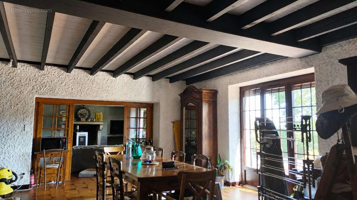 Maison 150 m² à Bellenaves  - photo 6