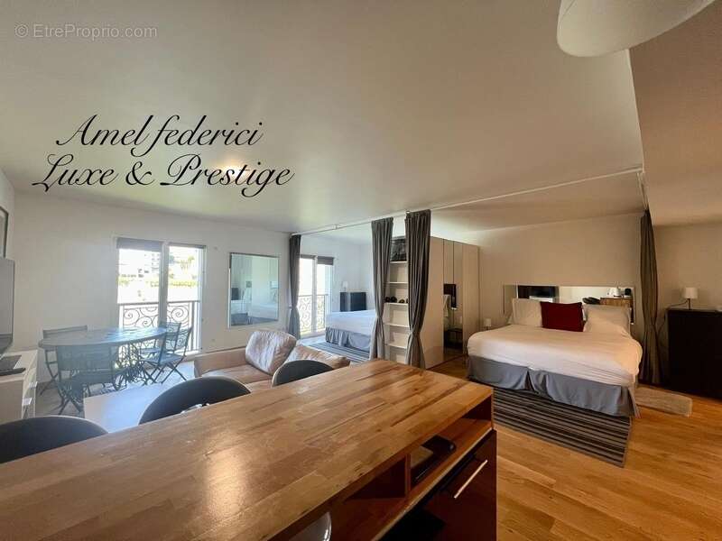 Appartement à NEUILLY-SUR-SEINE