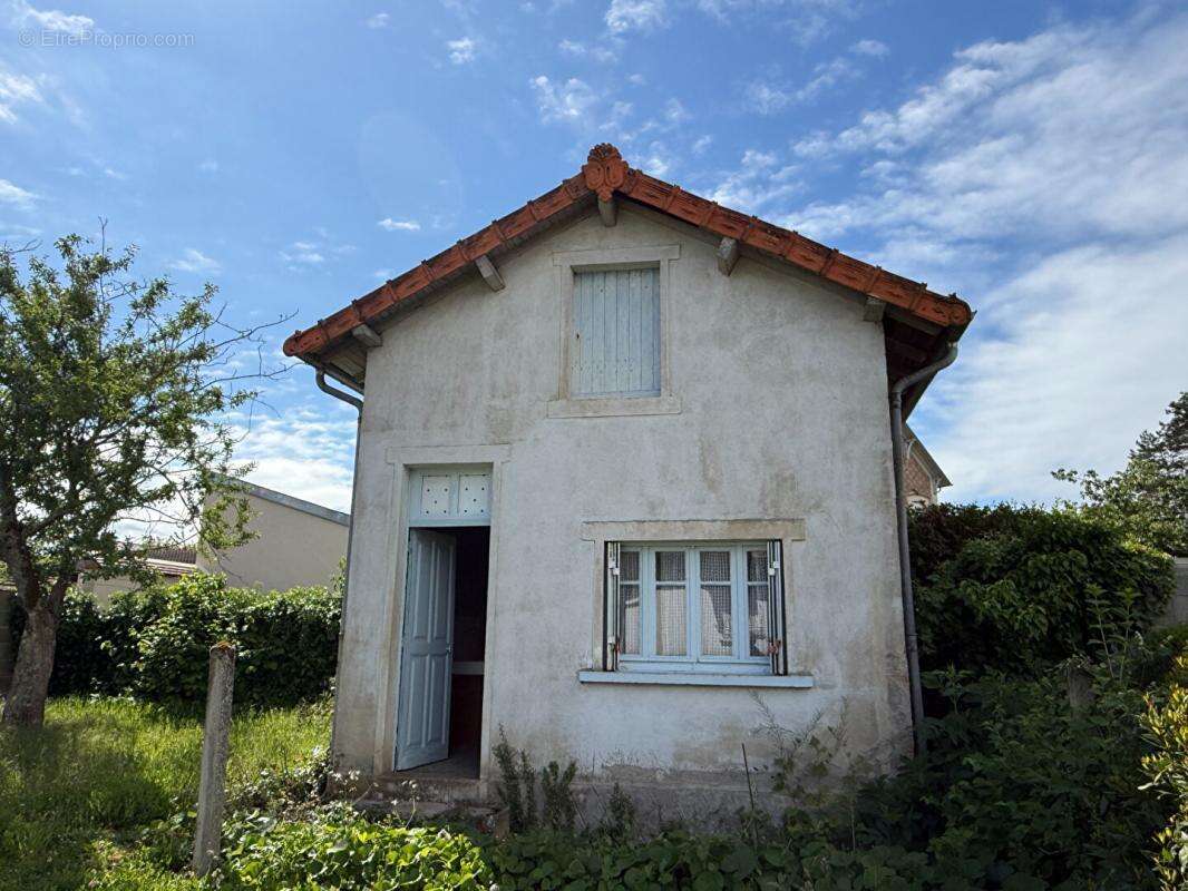 Maison à YZEURE