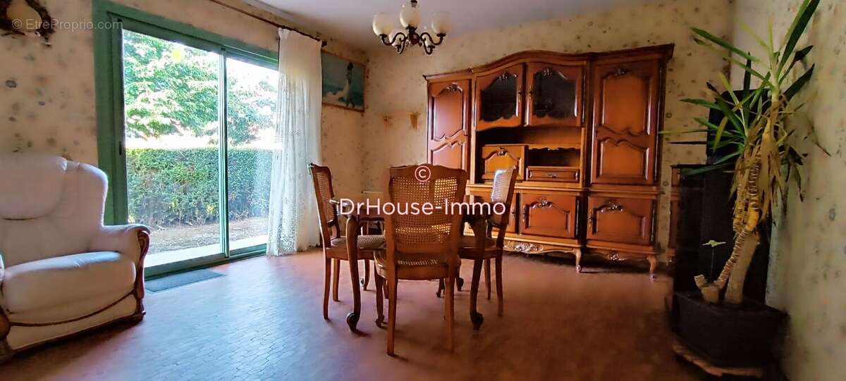 Maison à LA CHAIZE-LE-VICOMTE