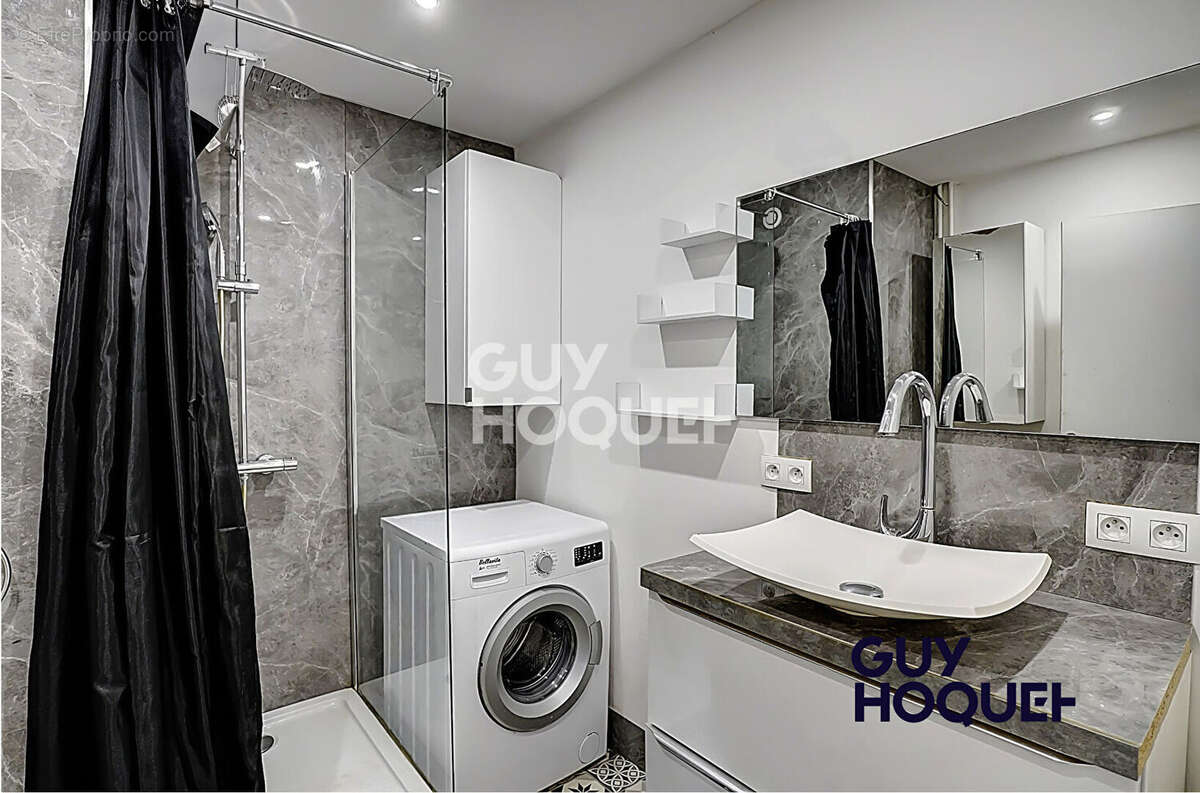 Appartement à DECINES-CHARPIEU