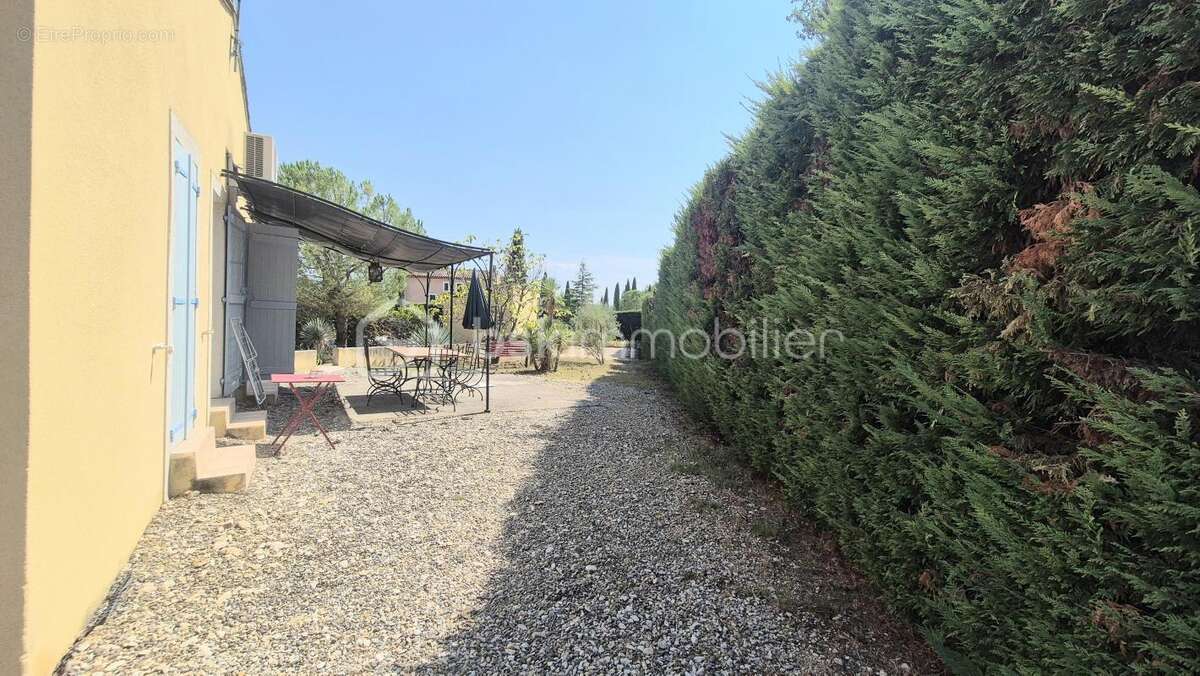 Villa traditionnelle - 2 logements - Parcelle de 3 000 m² - photo 20