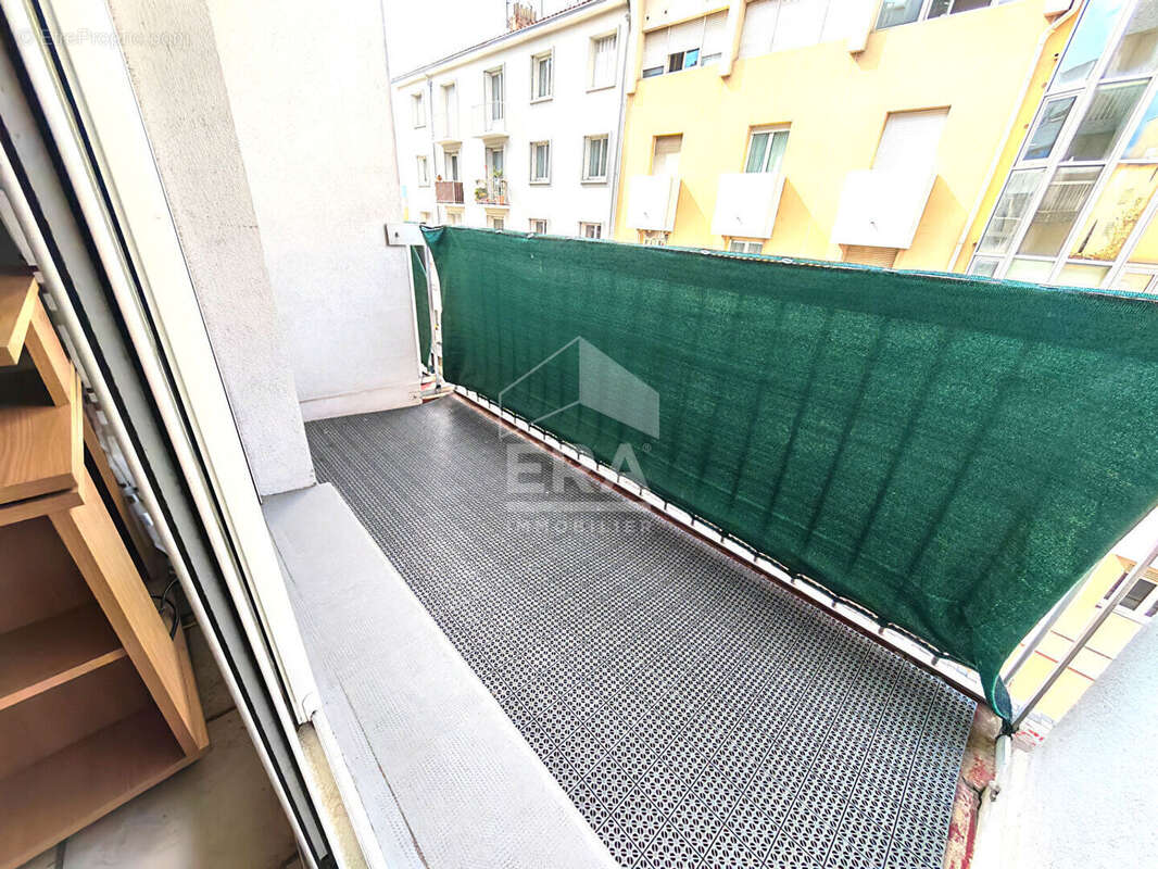 Appartement à MARSEILLE-5E