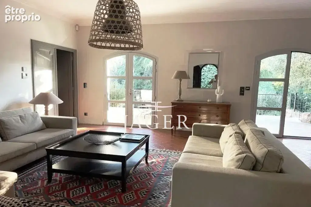 Maison 9 pièces 210 m² à vendre à Grimaud (83310) - photo 5