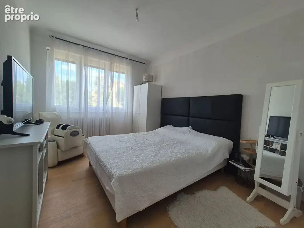 LEZOUX / Grande maison familiale à vendre de 166 m2 comprenant 2 logements ! - photo 5