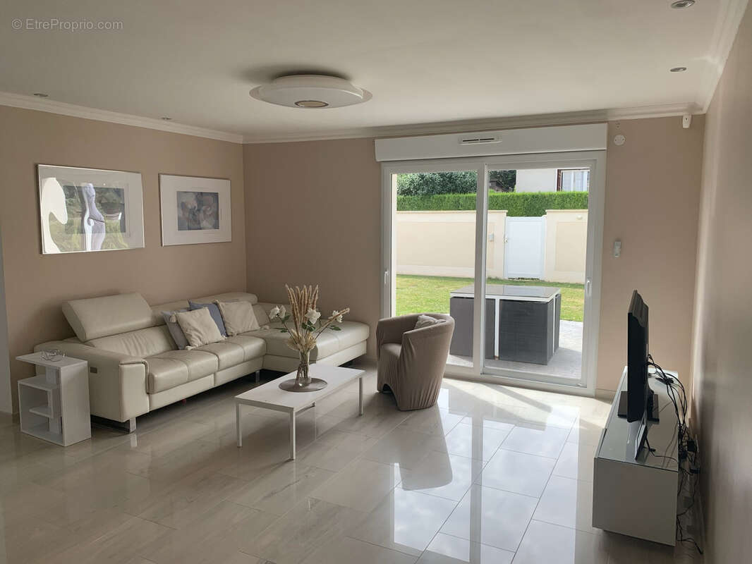 Maison à QUINCY-VOISINS