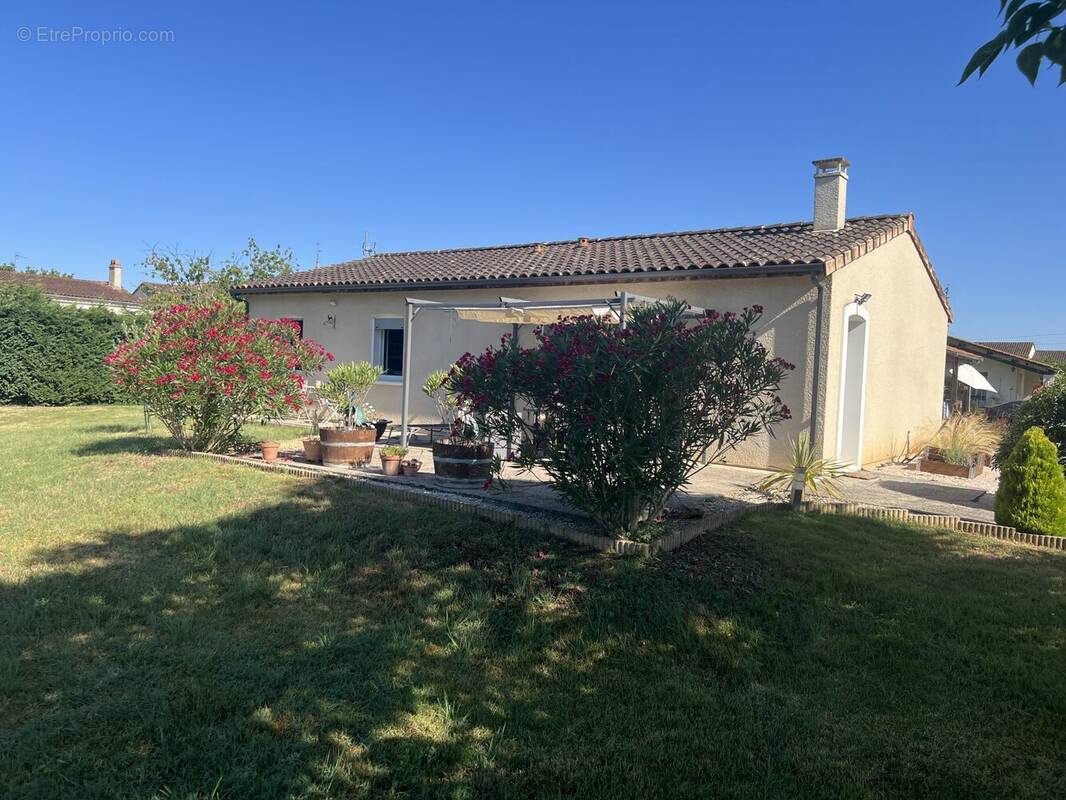 Maison 91 m² à Espalais  - photo 2