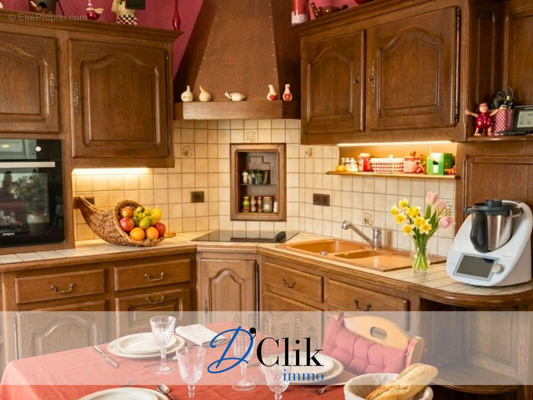 Maison à LE GENEST-SAINT-ISLE