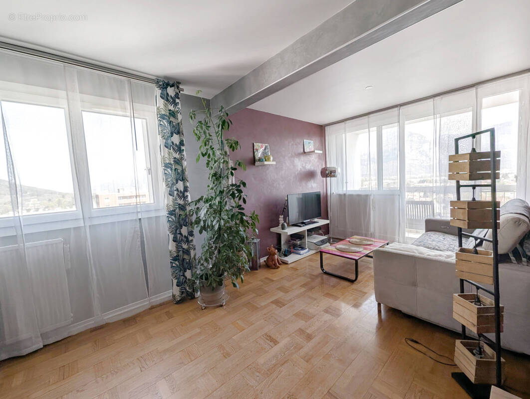 Appartement à SASSENAGE