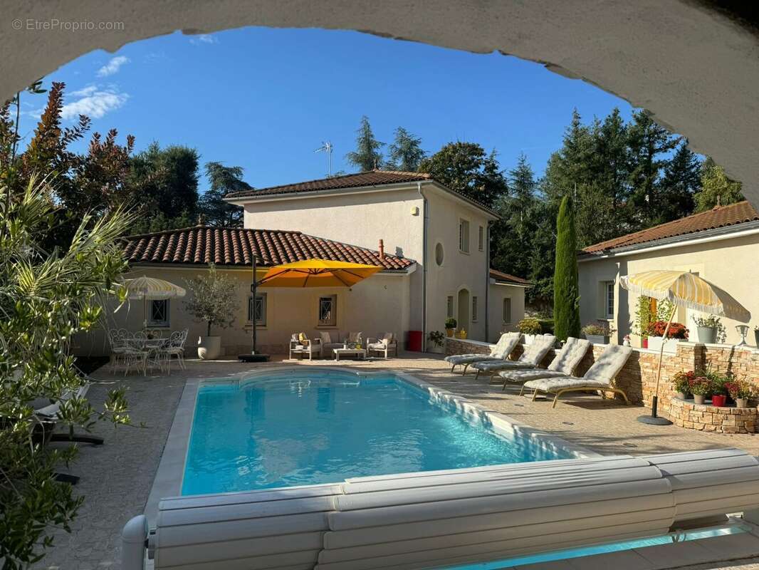 Maison à SAINT-PRIEST-EN-JAREZ