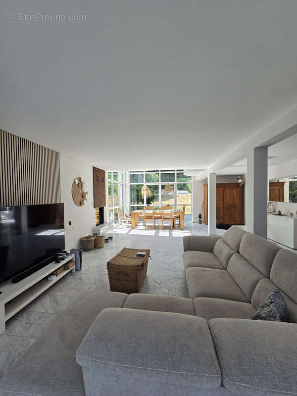 Maison/Villa d'architecte 5/6 pièces, 222 m2 - photo 4