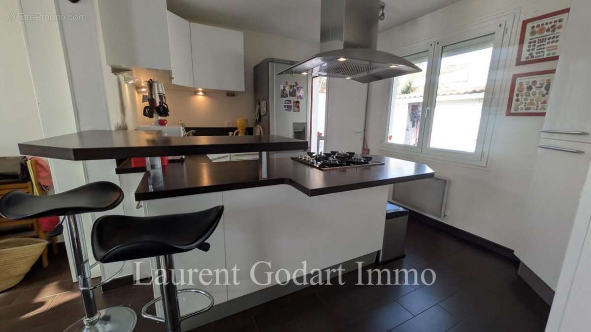 Maison de plain pied avec 2 chambres + dépendance - photo 3