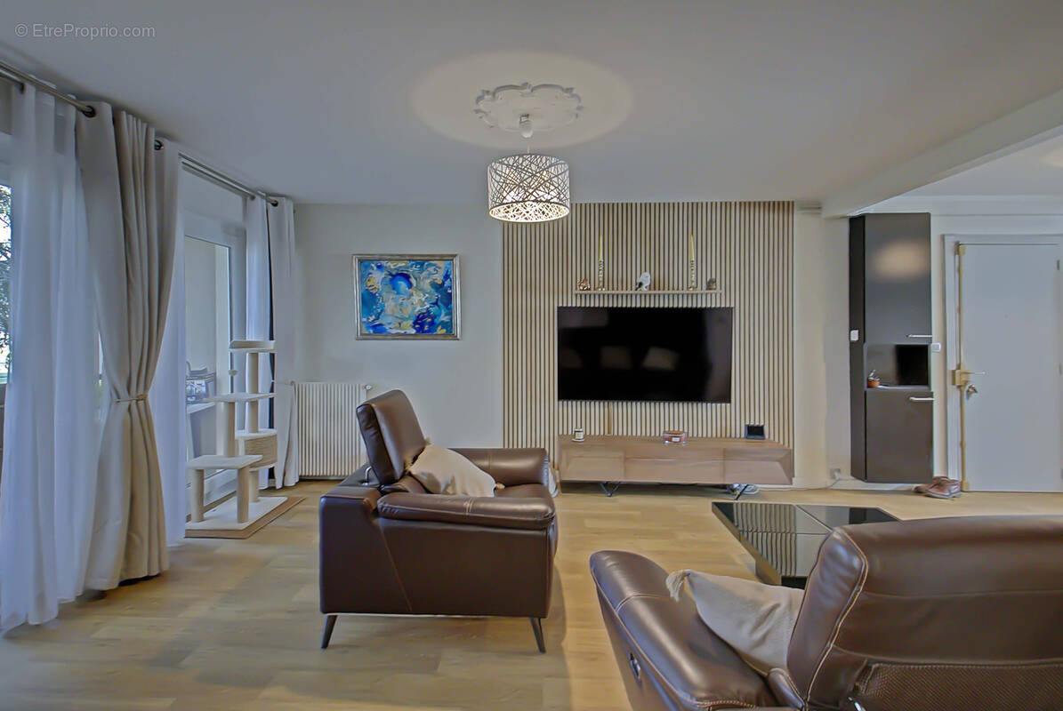 Appartement à MEYZIEU