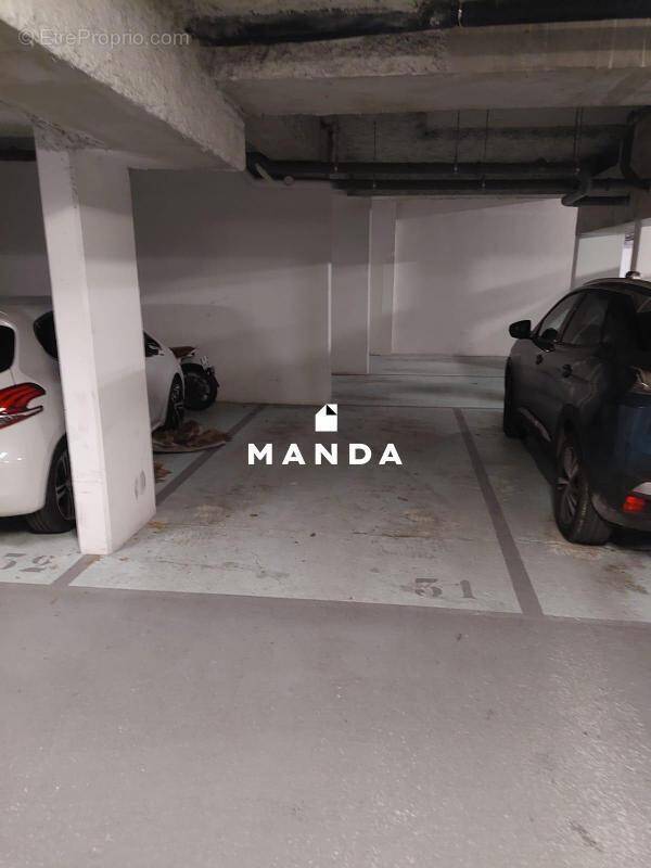 Parking à MONTROUGE
