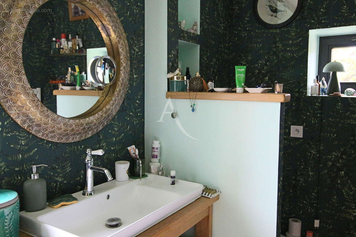 Maison à LES JUNIES