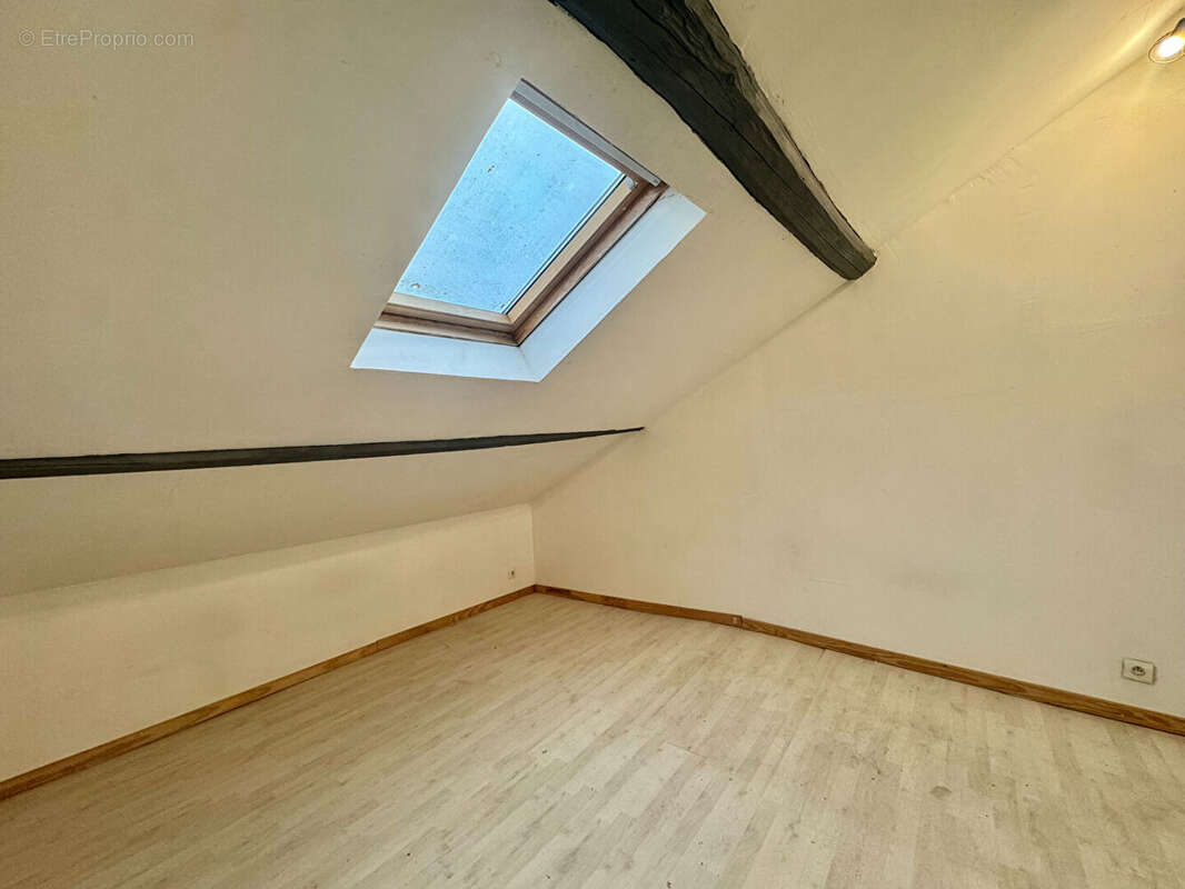 À vendre - appartement en centre ville comprenant une surface habitable de 59,33m2 - photo 5