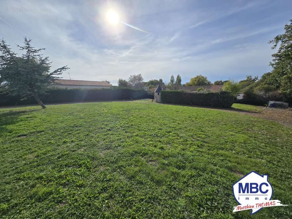 Terrain à SAINT-MICHEL-CHEF-CHEF