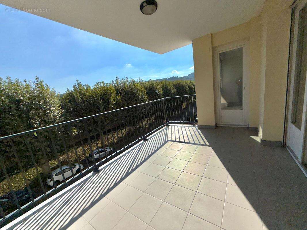 Appartement à LA VERPILLIERE
