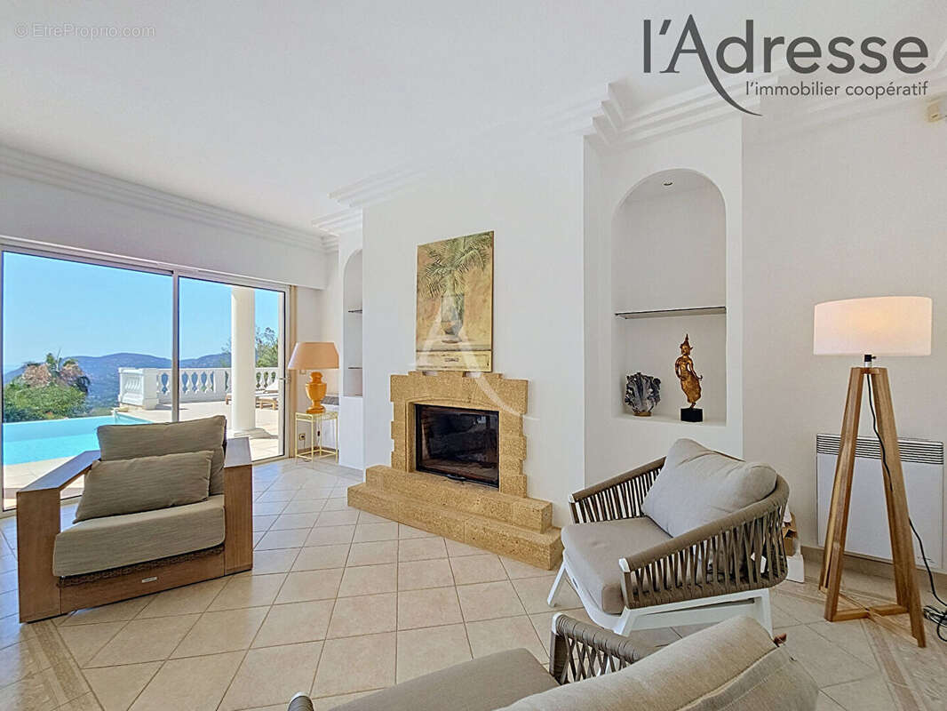 Villa d'exception sur les hauteurs de Mandelieu ! - photo 18