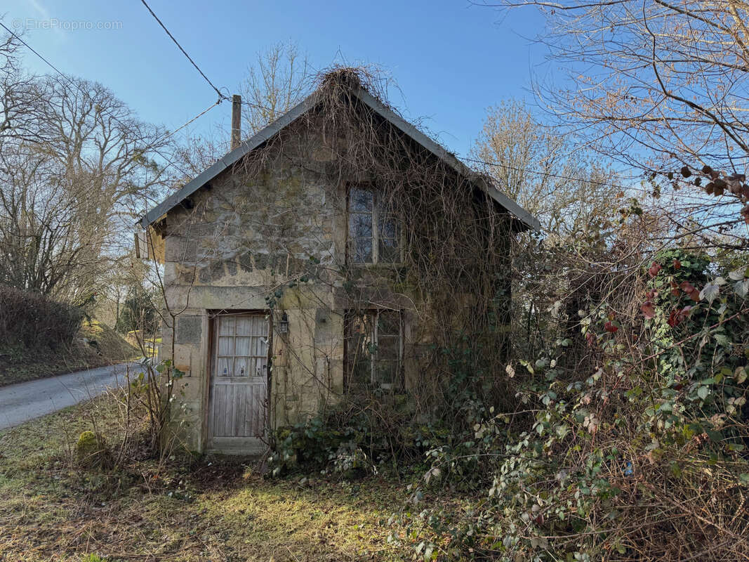 Maison à SAINT-JULIEN-LA-GENESTE