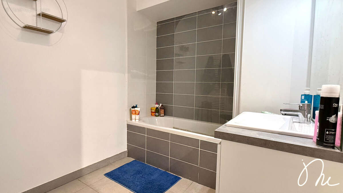 Appartement lumineux T4/T5 avec terrasse, garage et parking - photo 7