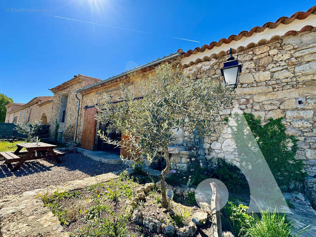 Maison à REGUSSE