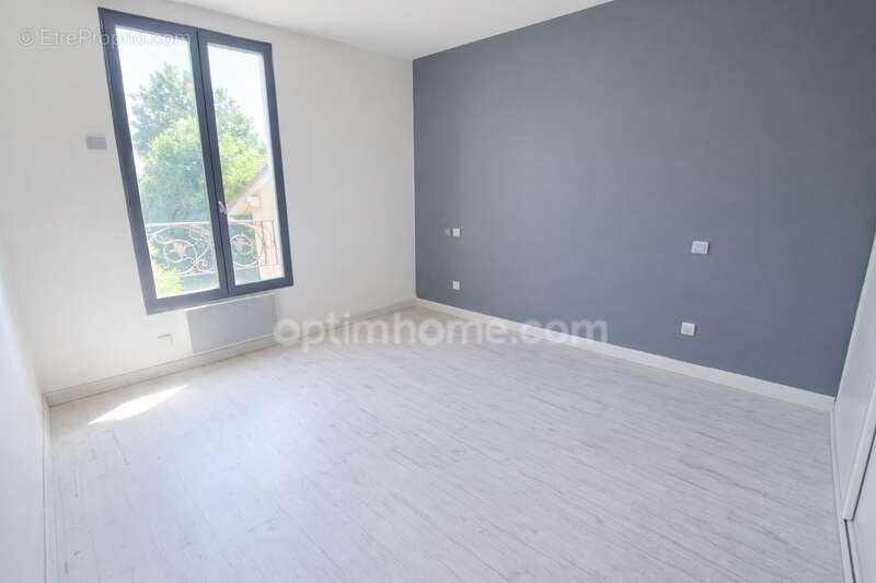 Appartement à LIVRY-GARGAN