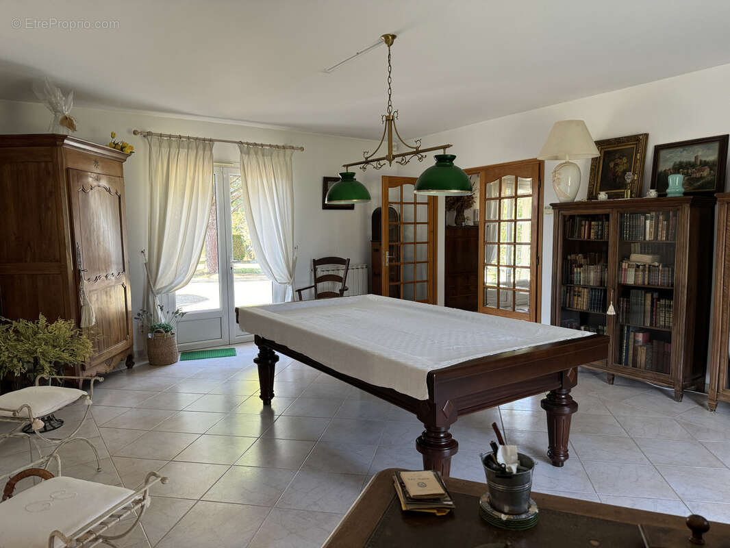 Maison à BARBEZIEUX-SAINT-HILAIRE