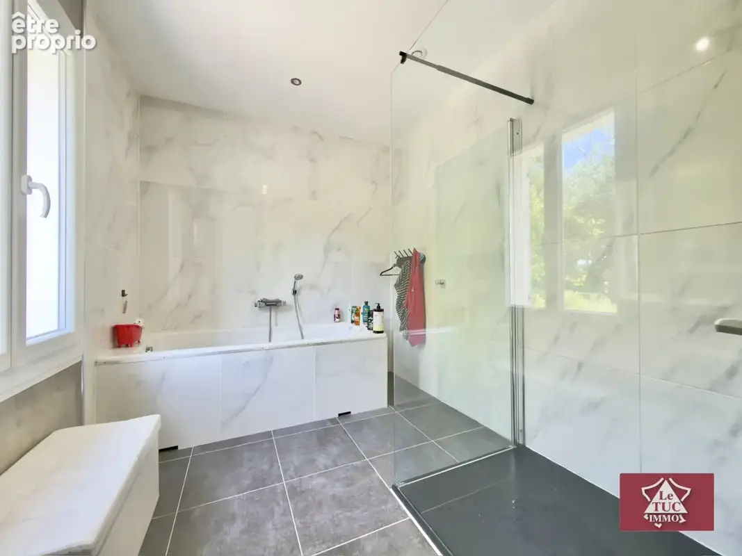 Maison de plain pied, piscine chauffée avec installations équestres - photo 14