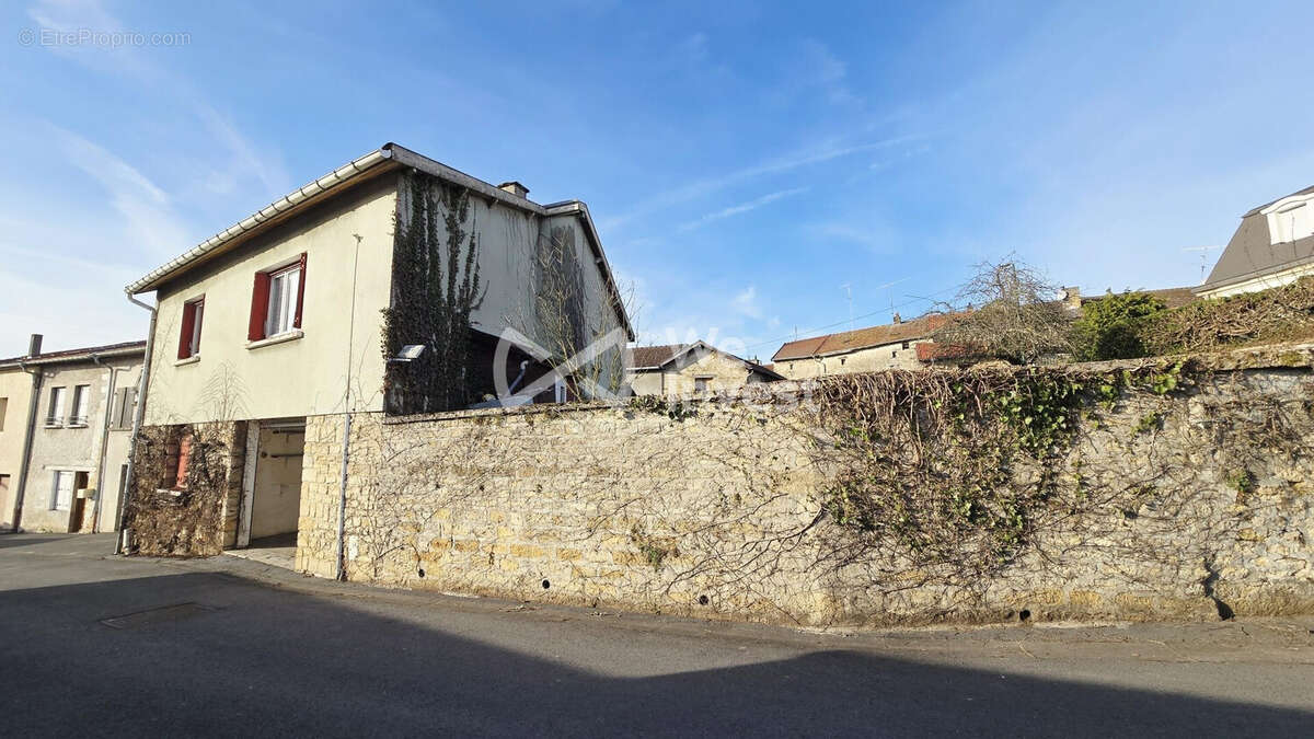 Maison à STENAY