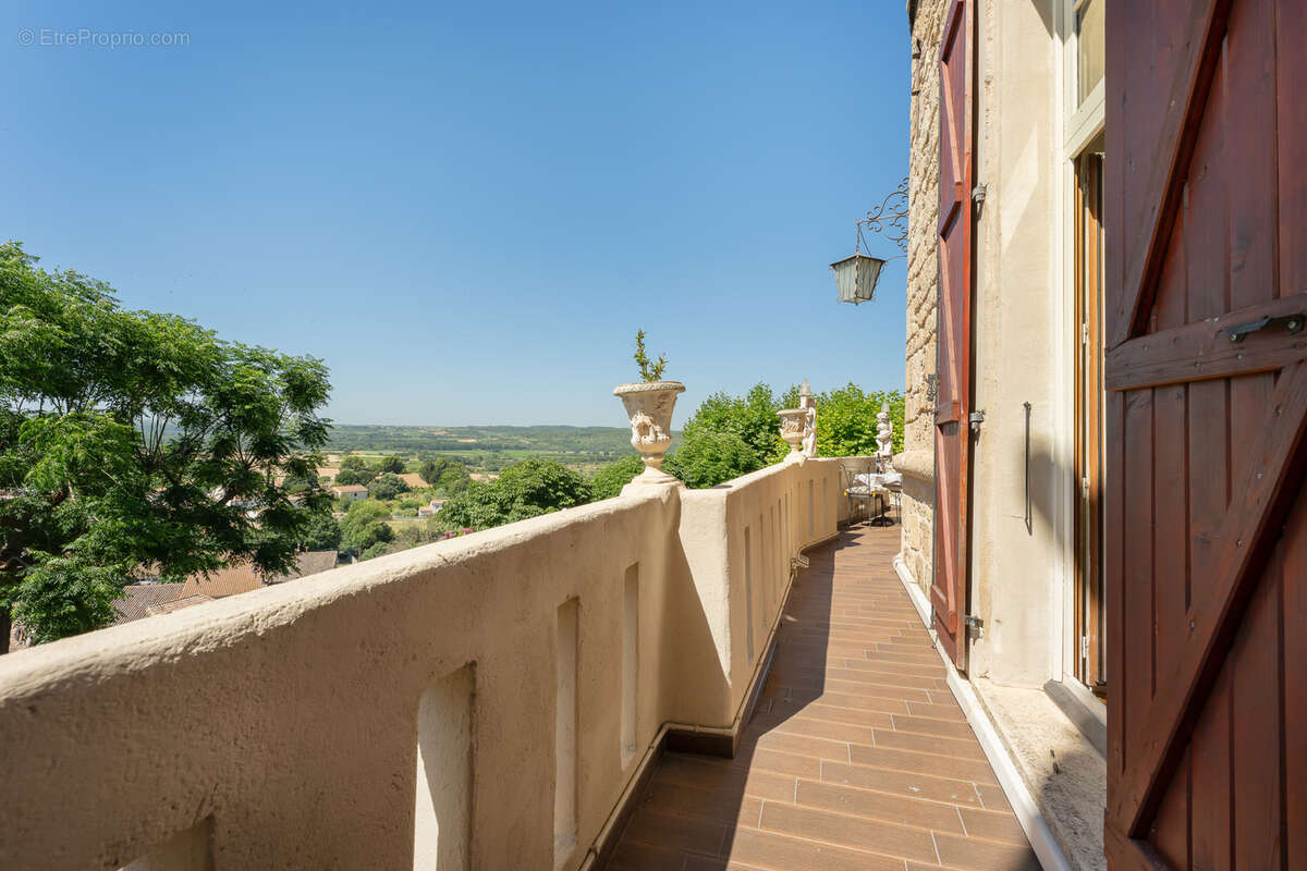 Château médiéval XII e Siecle rénové entre mer et Montagne avec vue  en 360 degrés sur la vallée verdoyante - photo 14
