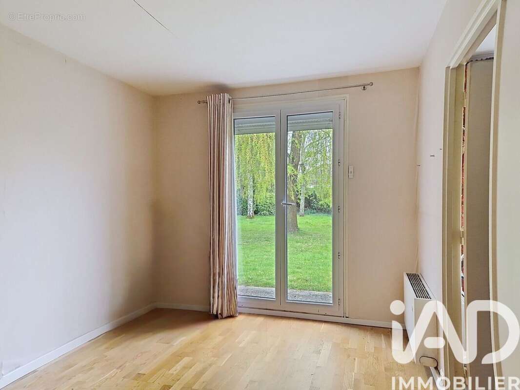 Photo 7 - Maison à LE MESNIL-SAINT-DENIS