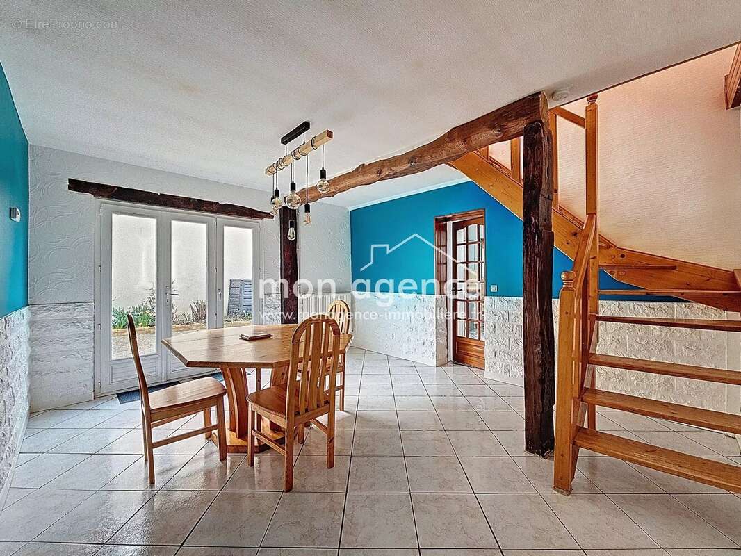 Maison à LA NEUVILLE-CHANT-D'OISEL