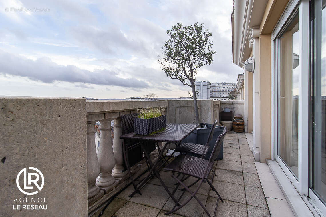 Appartement à SURESNES