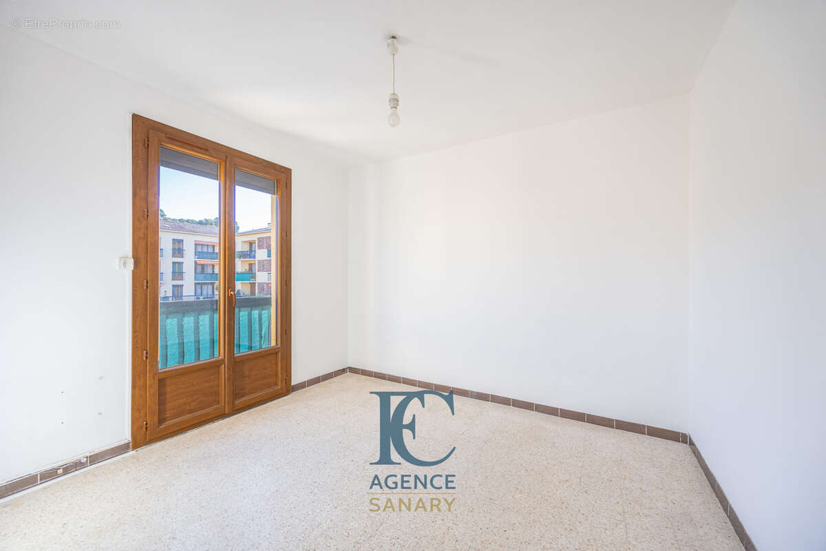 Appartement à SAINT-CYR-SUR-MER