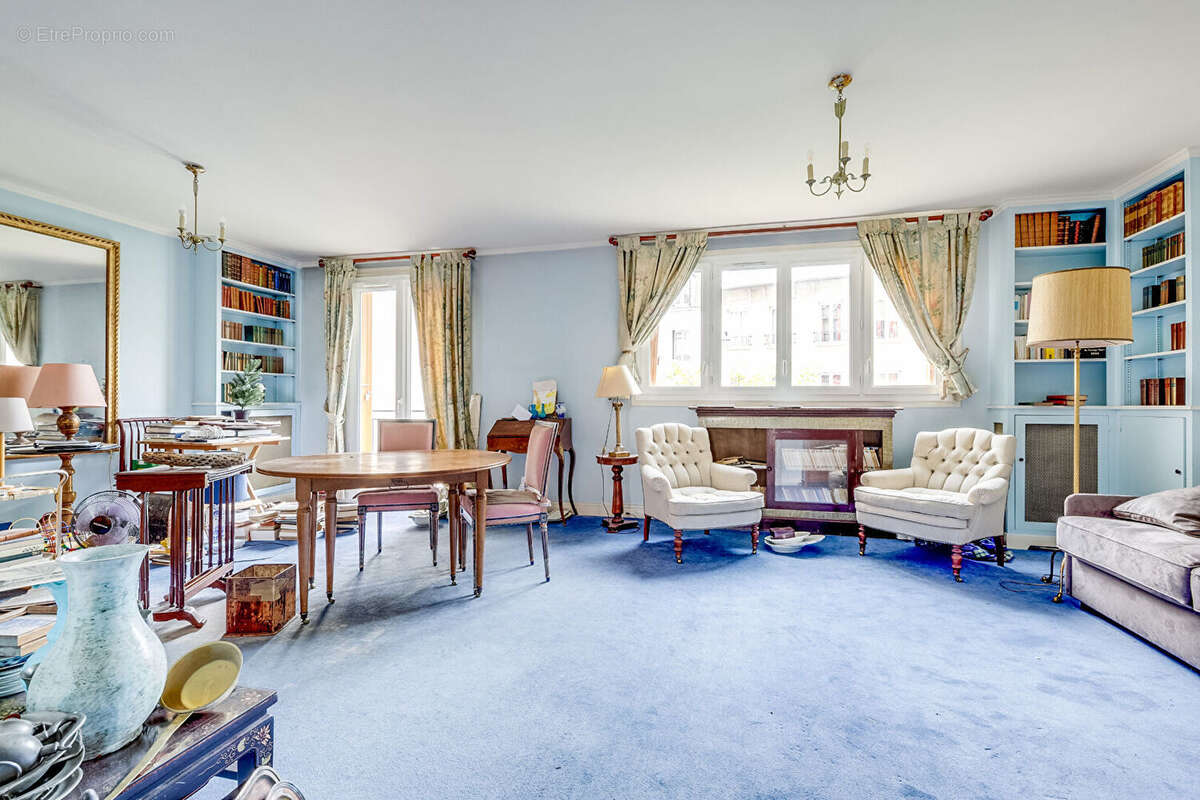 Appartement à PARIS-14E