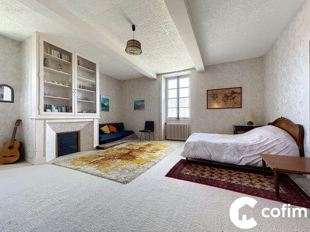 Maison à SERRES-CASTET