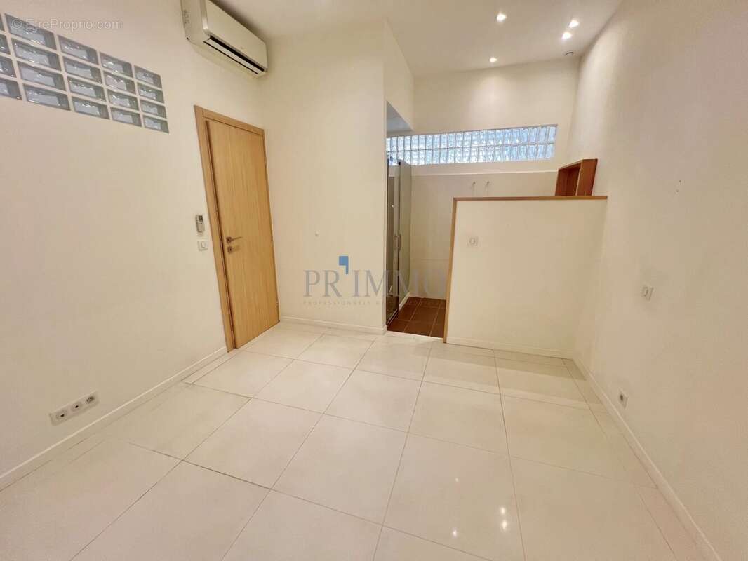 Spacieux appartement T3 de 78 m2, de standing à vendre dans - photo 6