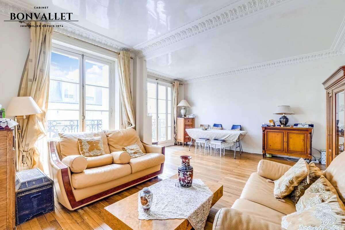 Appartement à PARIS-15E