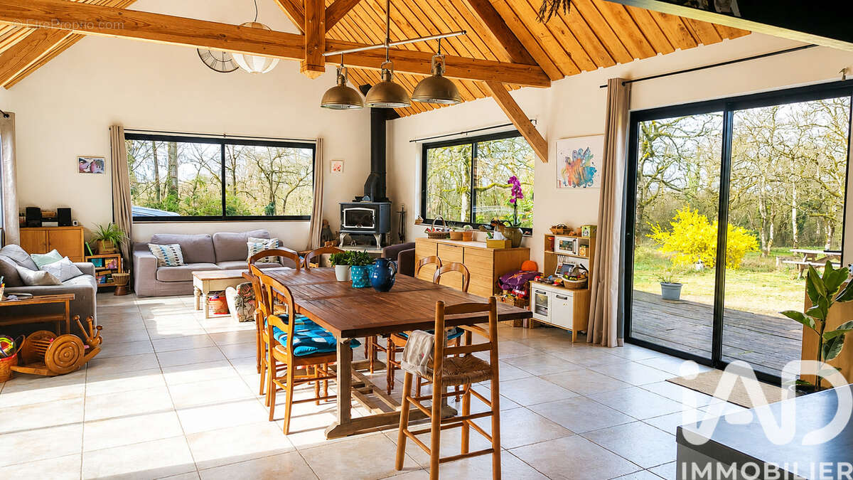 Photo 8 - Maison à PUYLAGARDE