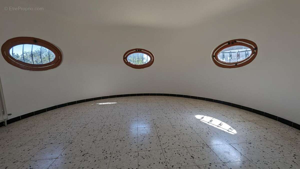 Maison à SIX-FOURS-LES-PLAGES