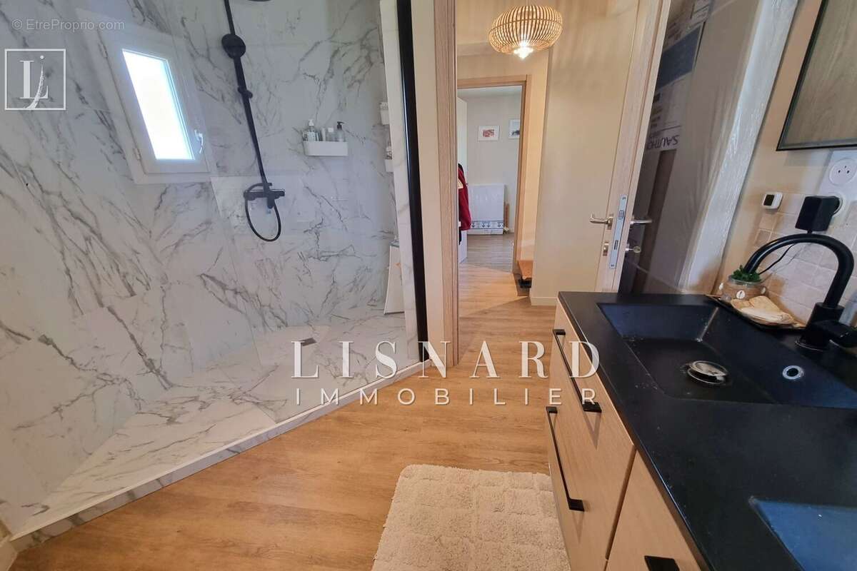 Appartement à VALLAURIS