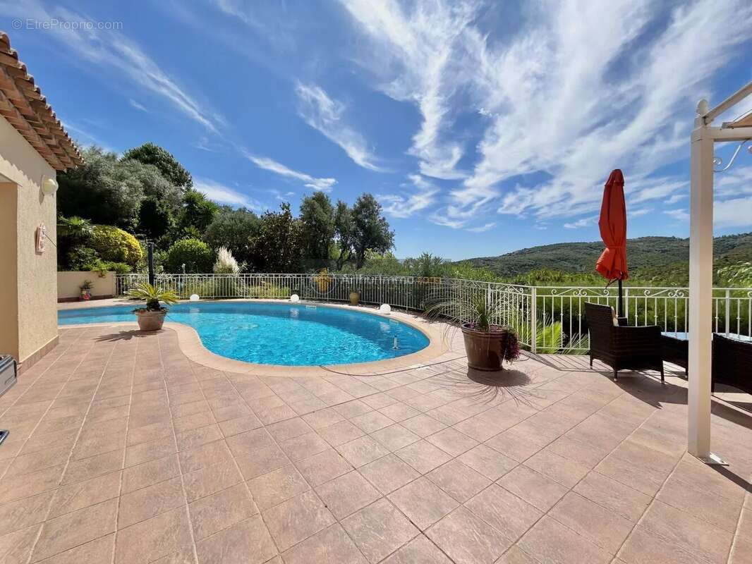 Maison à LES ISSAMBRES