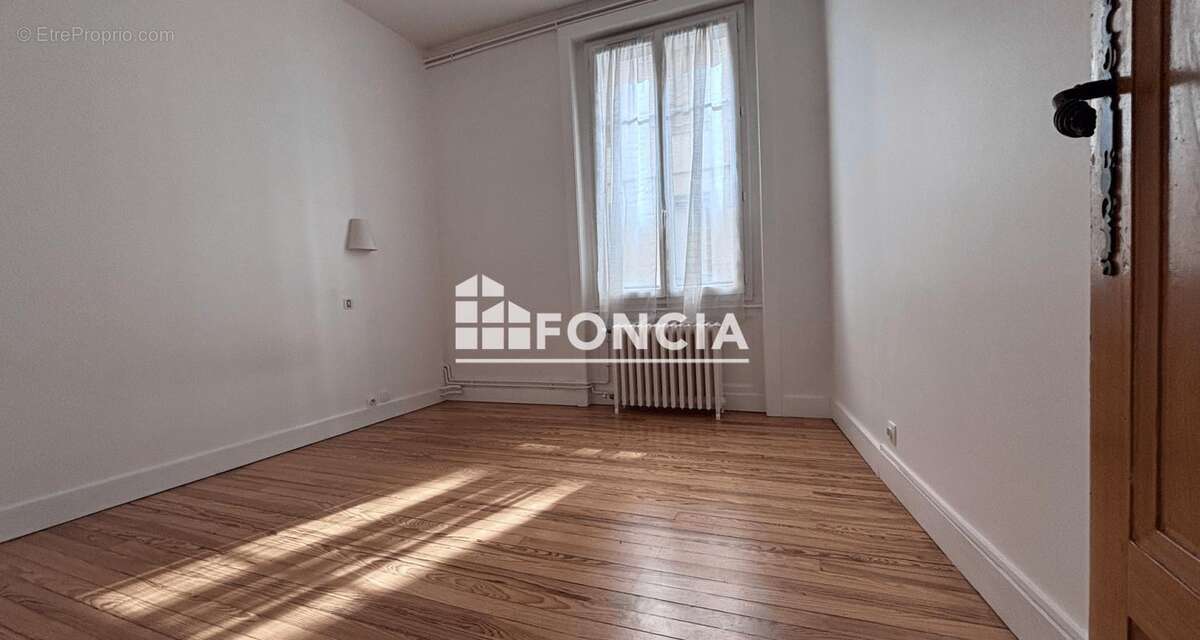Appartement à SAINT-ETIENNE