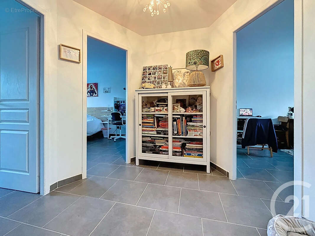 Appartement à BUCHERES