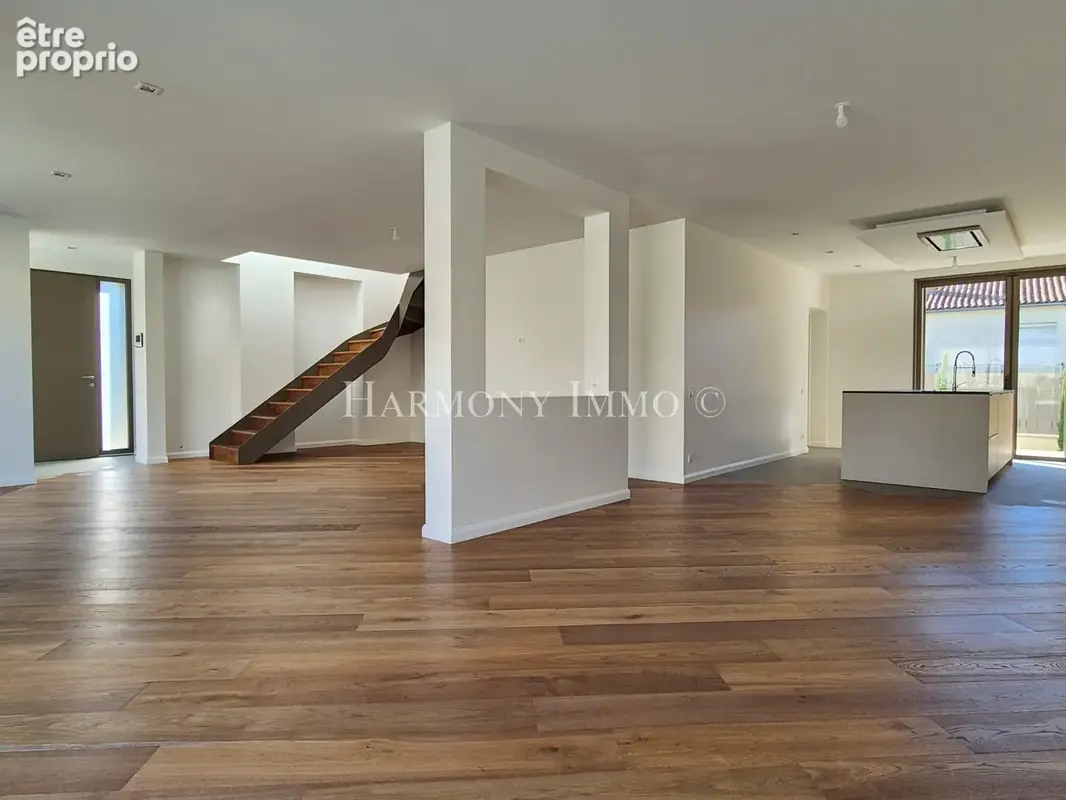 Villa neuve de 167 m2 avec 5 chambres et piscine - photo 8