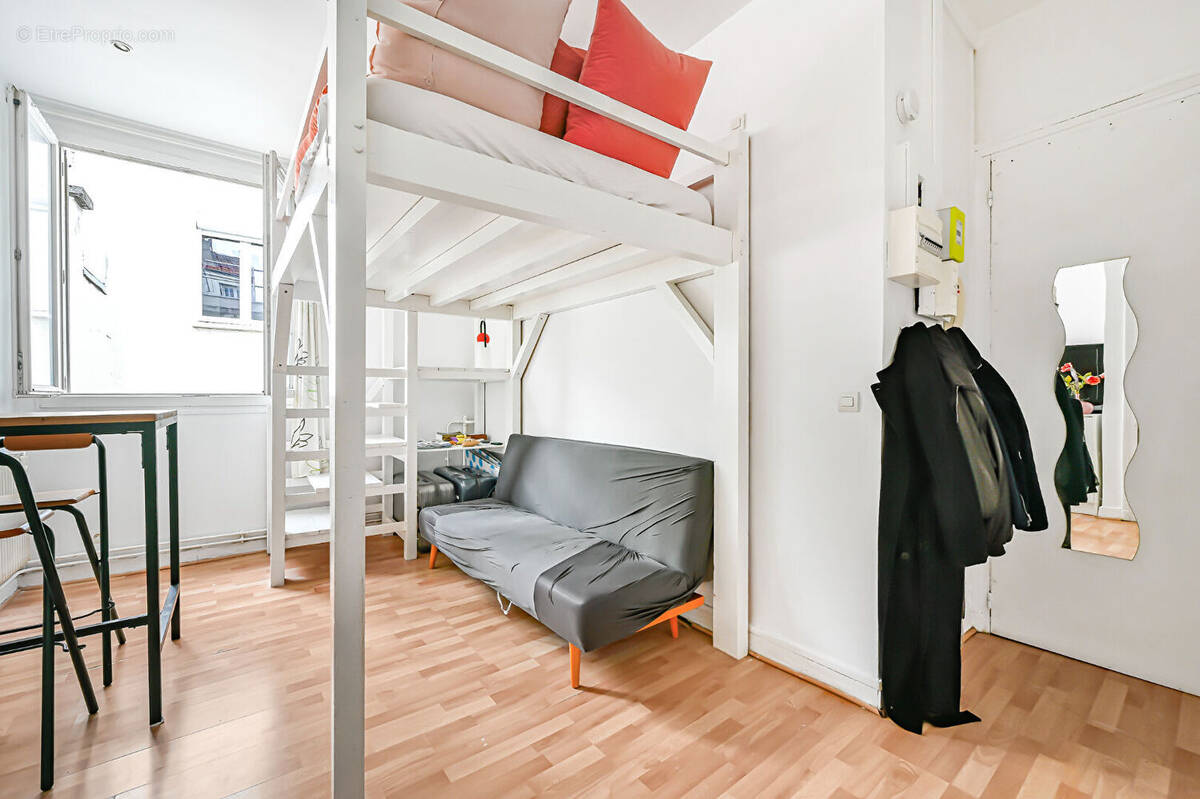 Appartement à PARIS-14E