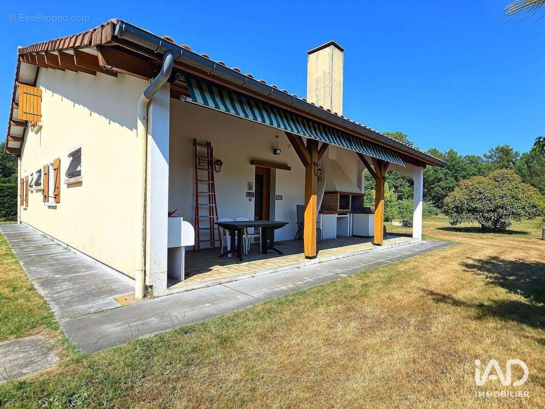 Photo 2 - Maison à SALLES