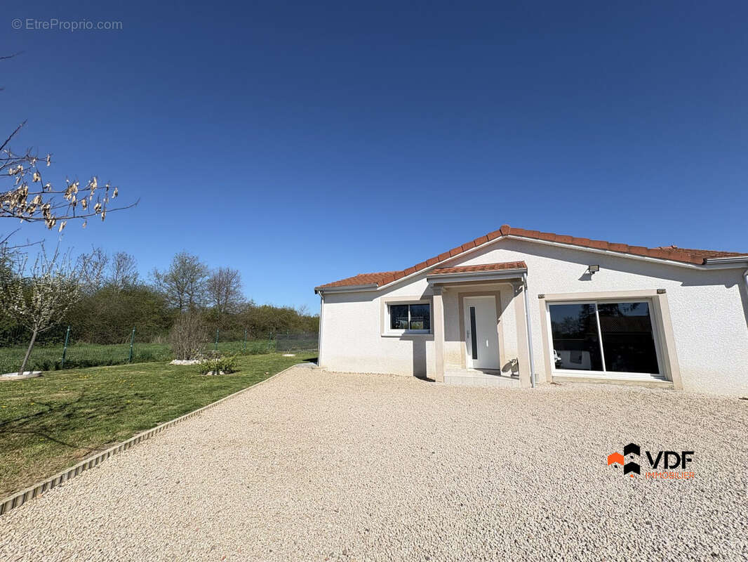 Maison à VOUGY